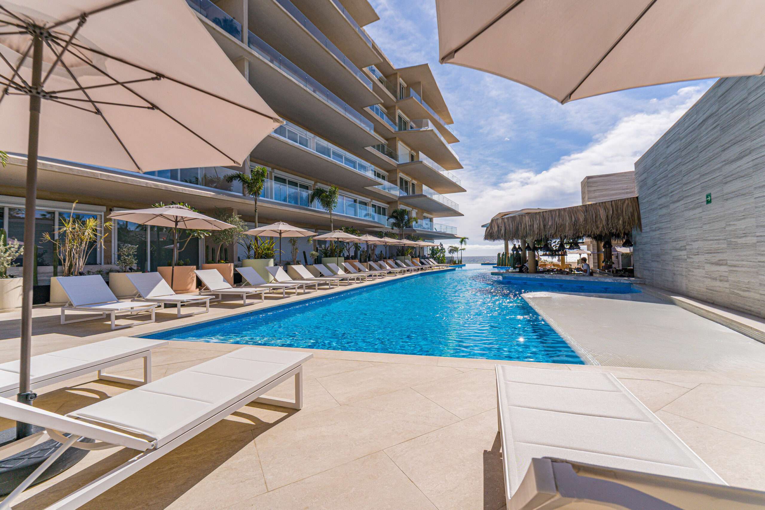 Los Cabos Solaria Solaria D-201 combines modern design, comfort, and sweeping for sale
