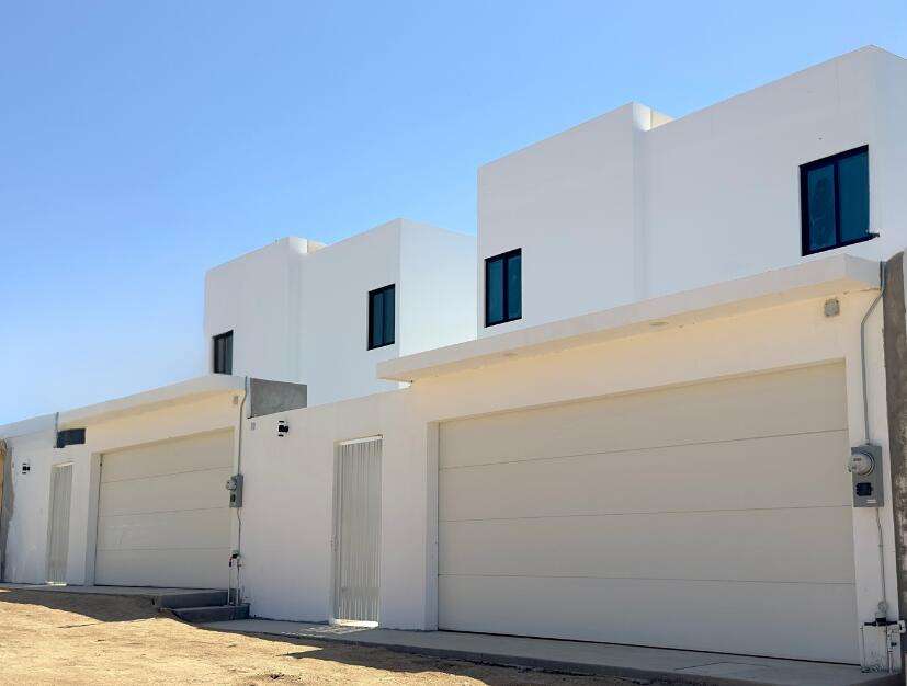 Los Cabos Camino Del Mar A unique opportunity to acquire a furnished home with 3 bedrooms, 2 and a Β½ baths, 2 car garage, patio, and a rooftop with ocean, mountain and golf course for sale