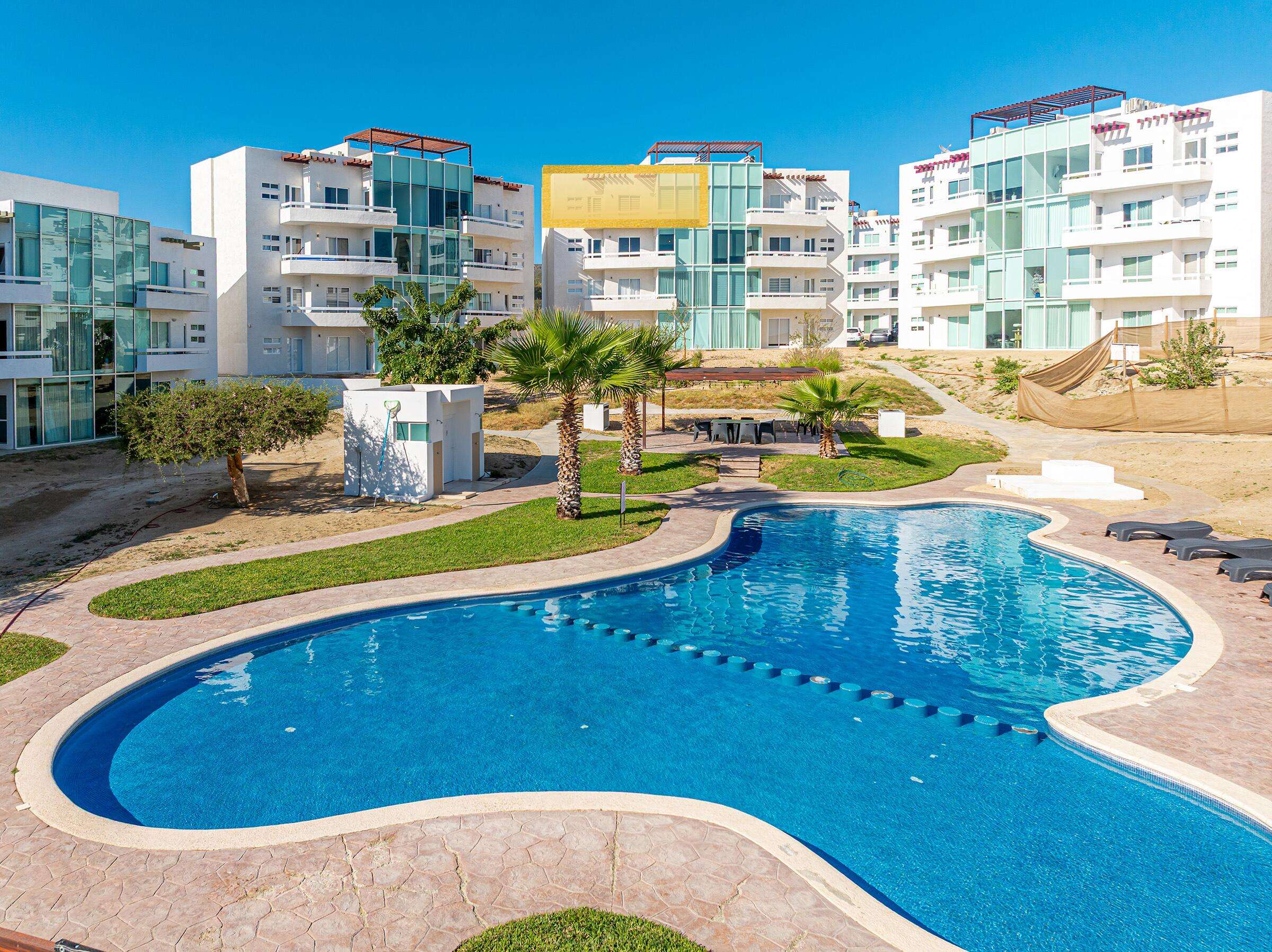 Los Cabos Magisterial Este Hermoso Condo combina amplitud, iluminaciΓ³n natural y acabados de calidad en una de las zonas mΓ‘s cΓ³modas y prΓ‘cticas para vivir , con cochera para dos autos y portΓ³n elΓ©ctrico. Cuenta con sala, comedor y cocina amplia con barra de granito. Los baΓ±os estΓ‘n renovados con canceles de vidrio, regaderas tipo lluvia y acabados modernos. Pisos de mΓ‘rmol, buena ventilaciΓ³n y excelente distribuciΓ³n. Lista para habitar o invertir, en una zona cΓ³moda y cΓ©ntrica. for sale