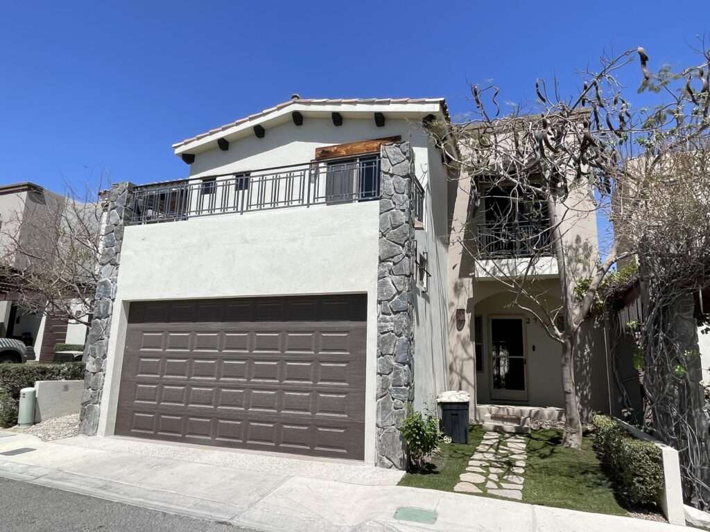 Los Cabos Terranova Beautiful turnkey two-story corner home located in the gated community of Terranova Residencial. The main level offers an inviting living and dining area, a kitchen with granite countertops and pantry. Also a flex room ideal as a guest bedroom or home office.The second level features three bedrooms, including a spacious primary suite with walk-in closet, bathtub, and double vanity, plus two additional bedrooms connected by a Jack-and-Jill bathroom.Enjoy a private backyard with an 80 m² garden, swimming pool, and BBQ area, perfect for entertaining. The rooftop terrace with pergola and BBQ area offers beautiful sunset – 27 Galeones, Cabo Corridor, BS