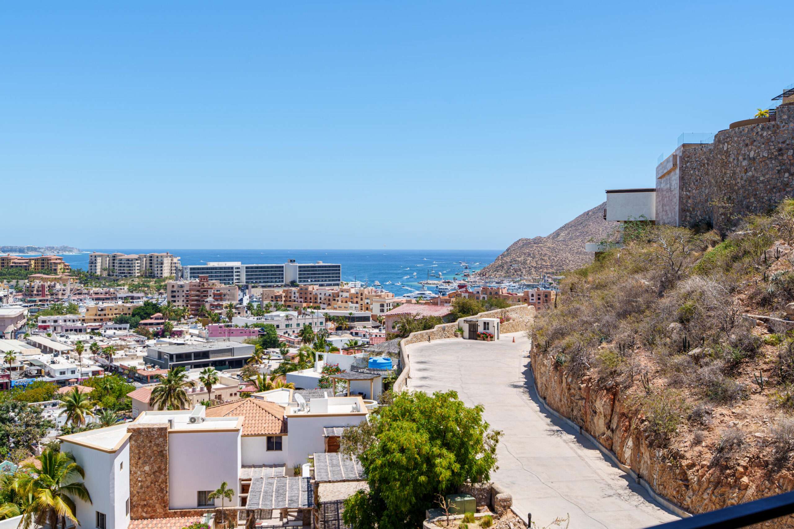 Los Cabos Brisas Del Tezal Ready for delivery! Brisas del Tezal third-floor condo whit ocean for sale