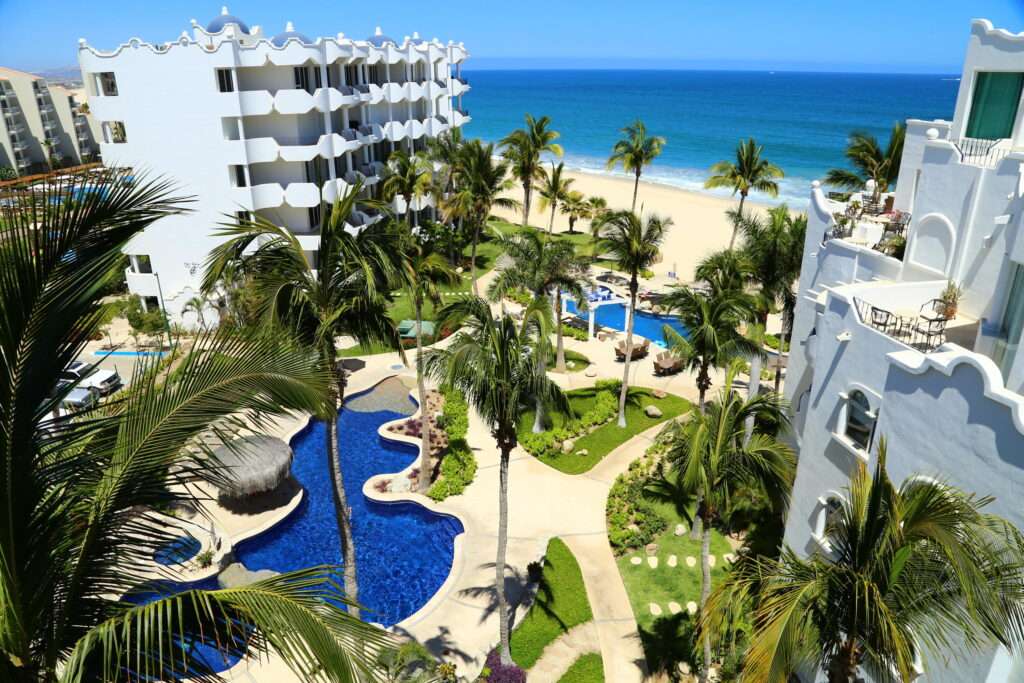 Los Cabos Mistiq Los Cabos Imagine a morning where the first light of the sunrise greets you at your front door, and your day concludes with the Pacific sunset painting the horizon from your private terrace. Situated at a prime elevation within the Los Cabos corridor, Mistiq Unit 309 offers privacy and panoramic – 33Km 28.5 Careterra Tranpeninsular, San Jose del Cabo, BS