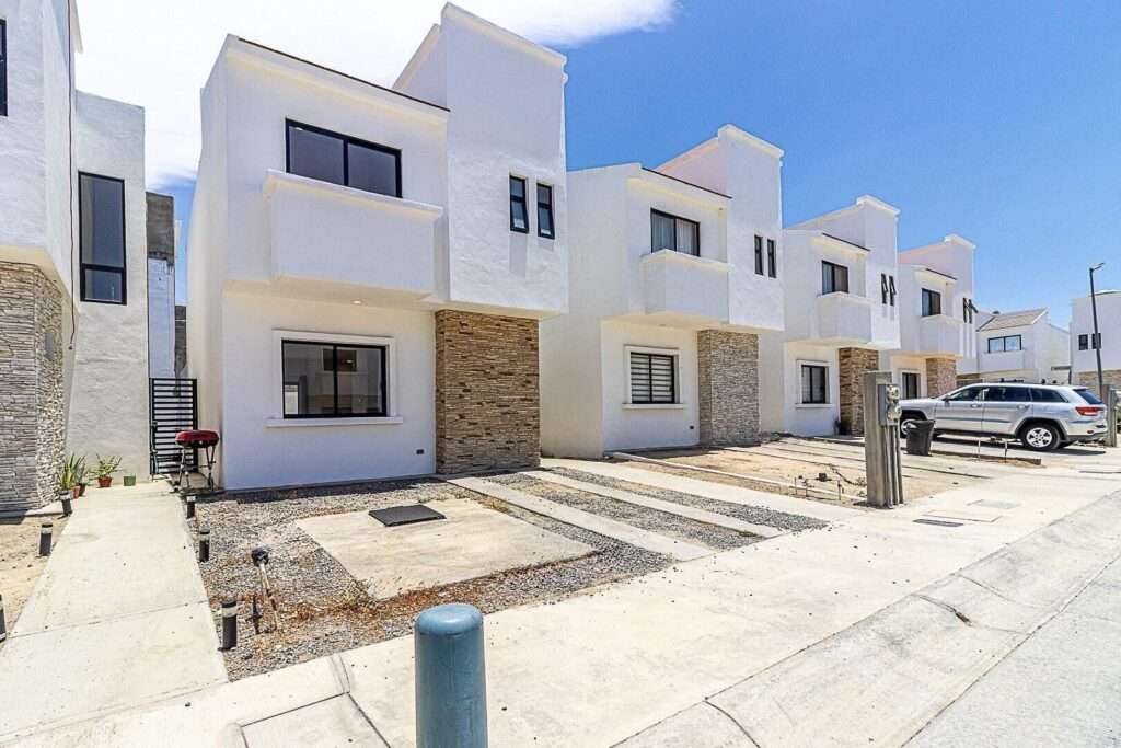 Los Cabos Terranova Terranova Residencial Hermosa casa amueblada y lista para habitar. Cuenta con 3 amplias recámaras (2 con terraza), 2.5 baños, sala, cocina y comedor y cisterna de 5,000L. Disfruta del patio privado con asador y horno para pizza.Acceso a áreas comunes con enorme jardín, juegos infantiles, Pet Park, pérgola y asador. Seguridad 24/7 con videovigilancia!* * * * * * * * *This fully furnished house is move-in ready, featuring 3 spacious bedrooms (2 with terraces), 2.5 bathrooms, living room, kitchen, dining area and 5,000 L water cistern. Enjoy a private patio with a BBQ & traditional pizza hovenAccess to common areas with a garden, pergola, kids & pets playground, and BBQ space24/7 security & video recording! for sale