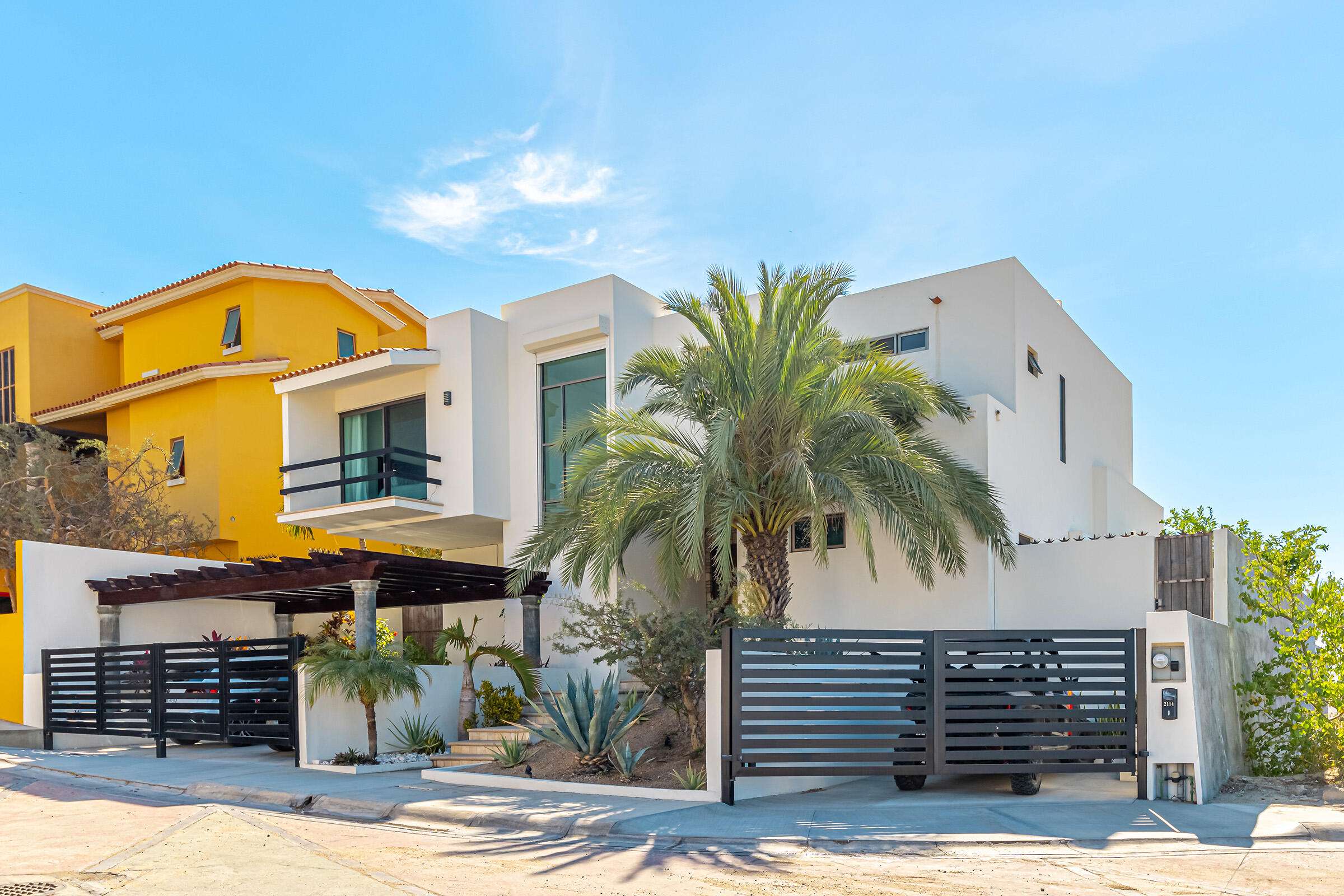 Los Cabos Hacienda Campestre Beautiful 3 bedroom home with additional nanny(maids)quarters, roof top terrace and a garage backing onto the 13th fairway of the prestigious Club Campestre Golf course. Here is your opportunity to own a piece of the established and very sought after community of Hacienda in Campestre. Surrounded by lush green landscape and over head ocean for sale