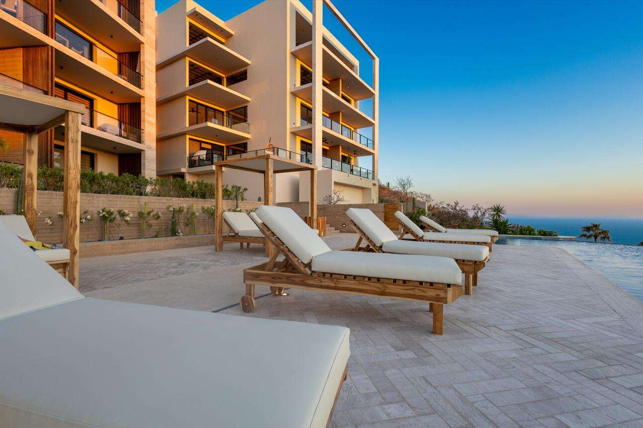 Los Cabos Lumaria Lumaria is a tranquil, secure, and comfortable resort-style development comprised of three contemporary towers with stunning for sale