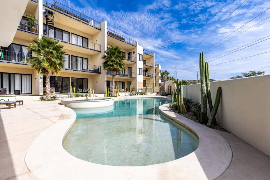 Los Cabos Duara This property has amenities such as: Swimming pool, gym, game room, mini golf, basketball courts, children's play area and a common meeting room.Direct Developer Financing in US Dollars: Term: Up to 60 months. Fixed annual interest rate: 9% or 18 months interest-free.Simple and fast process. --------------------------------------------------------Financiamiento Directo del Desarrollador en Pesos Mexicanos: Plazo: Hasta 60 meses. Tasa de interés anual fija: 12% o 18 meses sin intereses.Proceso sencillo y rápido. – Cabo San Lucas, Cabo Corridor, BS