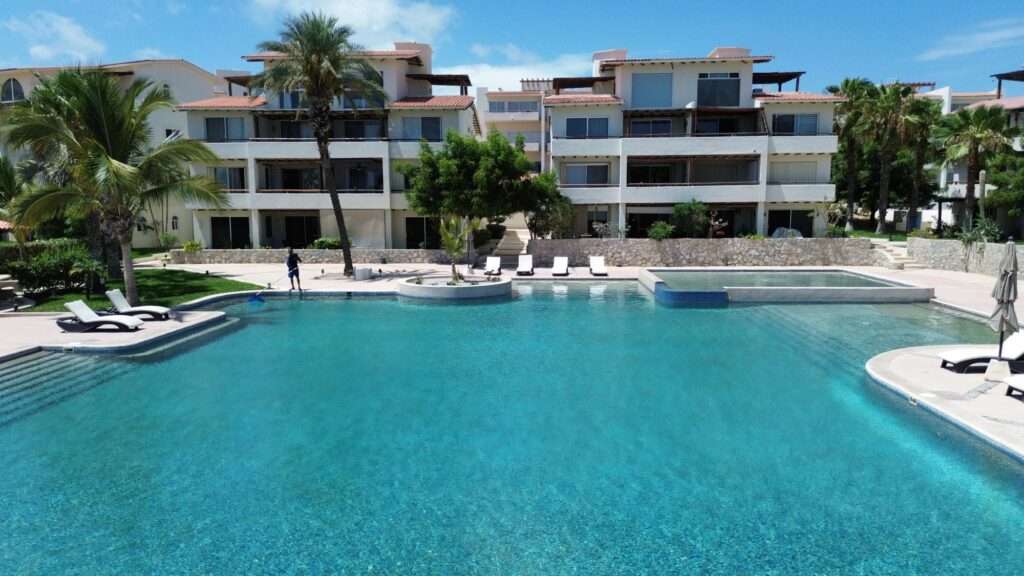 Los Cabos Cora Situated in the heart of San José del Cabo, this property is close to the beach, shopping, and the vibrant downtown area, where art galleries, restaurants, and cultural attractions are plentiful. Whether you're looking for a primary residence, vacation home, or investment property, this condo offers the perfect blend of luxury and convenience, all set in a peaceful, ocean- – Carr. Tanspeninsular, Km 6.5, Cabo Corridor, BS