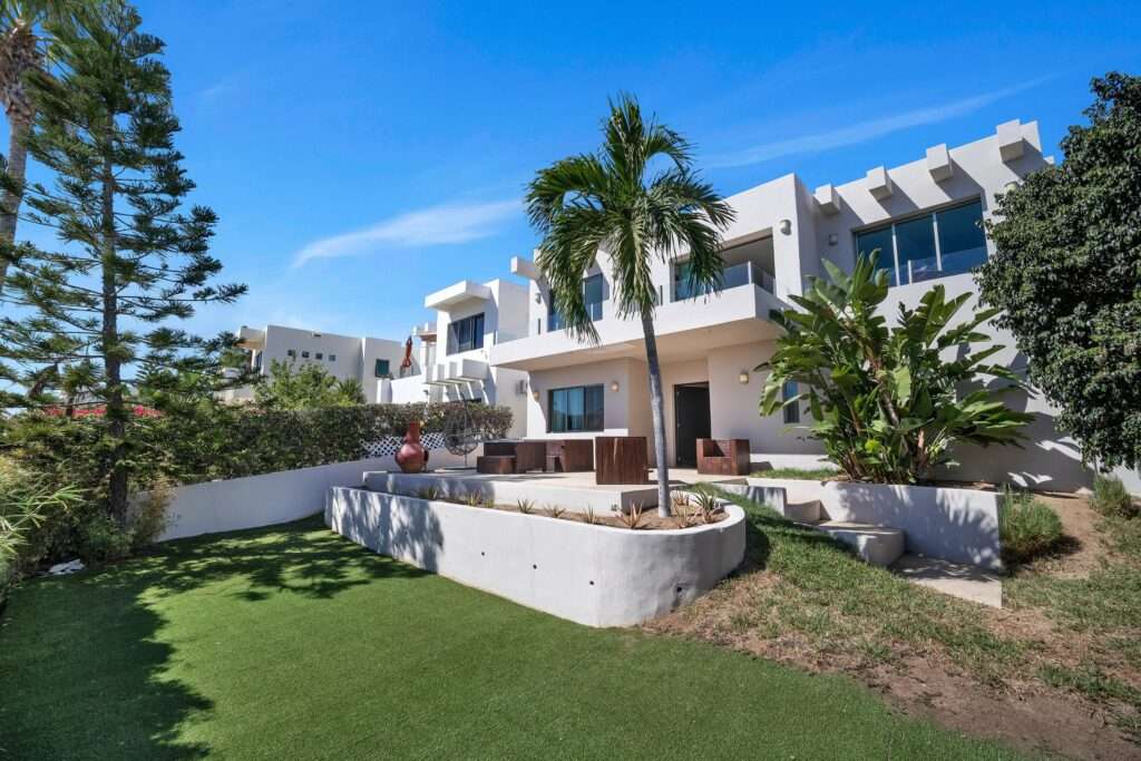Los Cabos Terranova Beautiful turnkey two-story corner home located in the gated community of Terranova Residencial. The main level offers an inviting living and dining area, a kitchen with granite countertops and pantry. Also a flex room ideal as a guest bedroom or home office.The second level features three bedrooms, including a spacious primary suite with walk-in closet, bathtub, and double vanity, plus two additional bedrooms connected by a Jack-and-Jill bathroom.Enjoy a private backyard with an 80 m² garden, swimming pool, and BBQ area, perfect for entertaining. The rooftop terrace with pergola and BBQ area offers beautiful sunset – Casa Mexicana 11 Bugambilia, Cabo Corridor, Cabo Corridor, BS