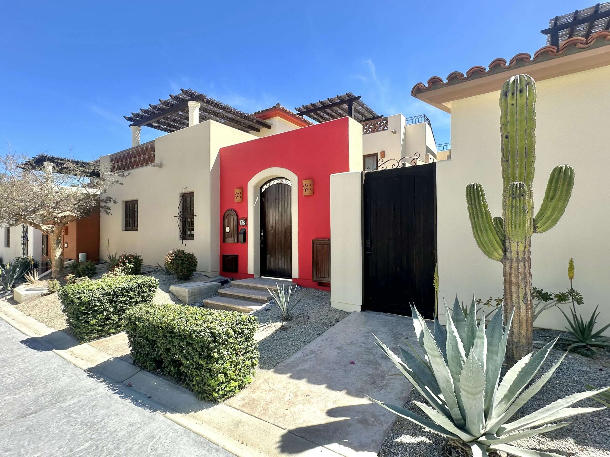 Los Cabos Rancho Par-El Cielito Hot sale! Priced to sell Modern Tuscan Townhome in El CielitoLocated atop Rancho ParaΓso, this beautiful 3 bedroom, 3 bathroom corner unit offers privacy, and tranquility. Enjoy stunning ocean for sale