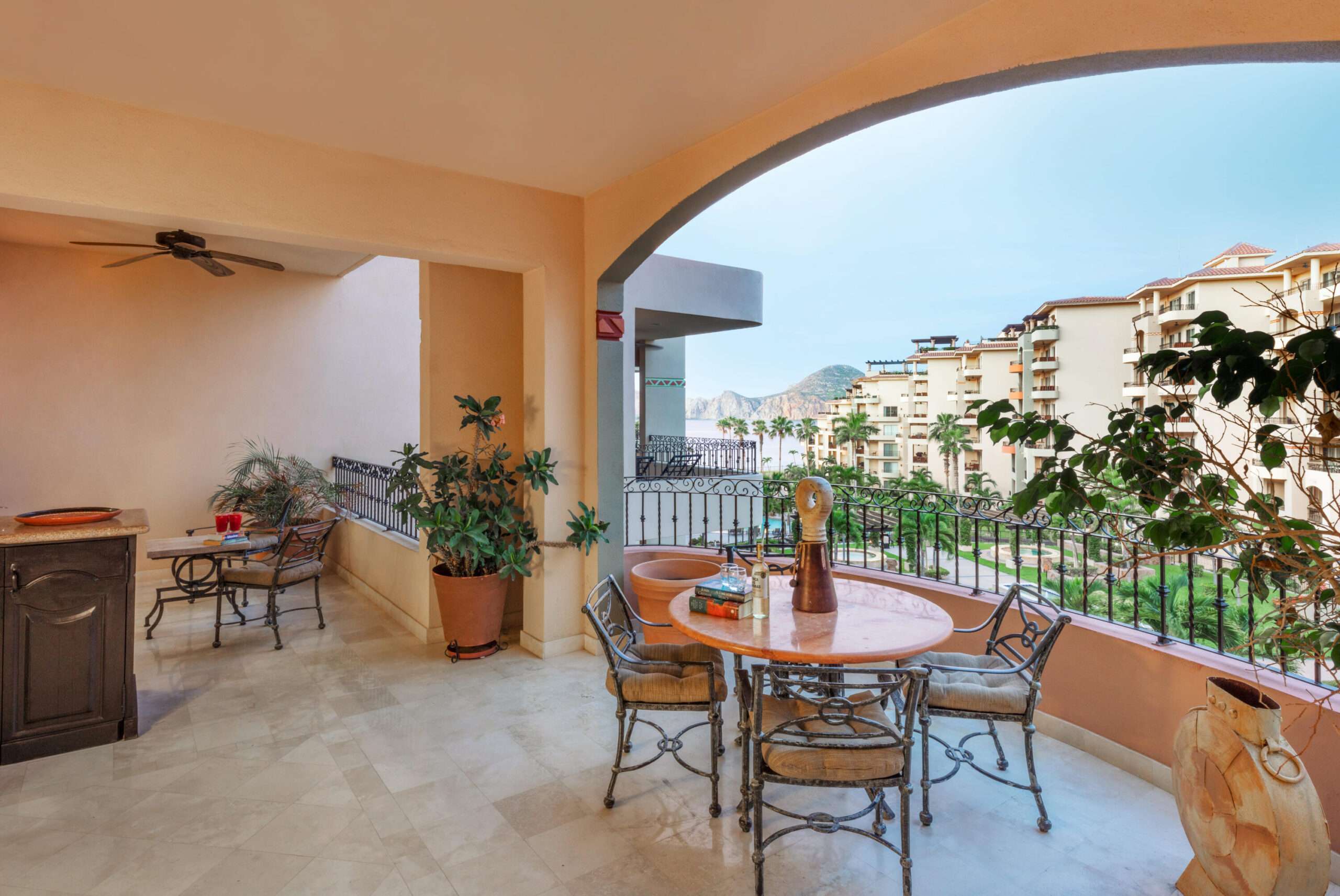 Los Cabos Vistas Del Tezal This charming 2-bedroom, 2-bathroom condo is located in the exclusive gated community of Vistas del Tezal, one of the fastest-growing and most desirable areas in Cabo San Lucas.Designed with a modern and functional layout, this property features well-distributed living spaces, high-quality finishes, a fully equipped kitchen with quartz countertops, air conditioning throughout, and a spacious private terrace with partial ocean or mountain for sale