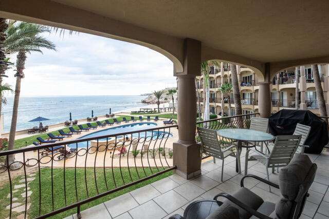 Los Cabos Idaho Condos Bright, spacious 2-bed, 2-bath condo, freshly updated with paint, updated cabinets, and quartz countertops. This stylish, move-in-ready home features a private patio just steps from a beautifully landscaped pool, plus access to the shared rooftop terrace with sweeping ocean for sale