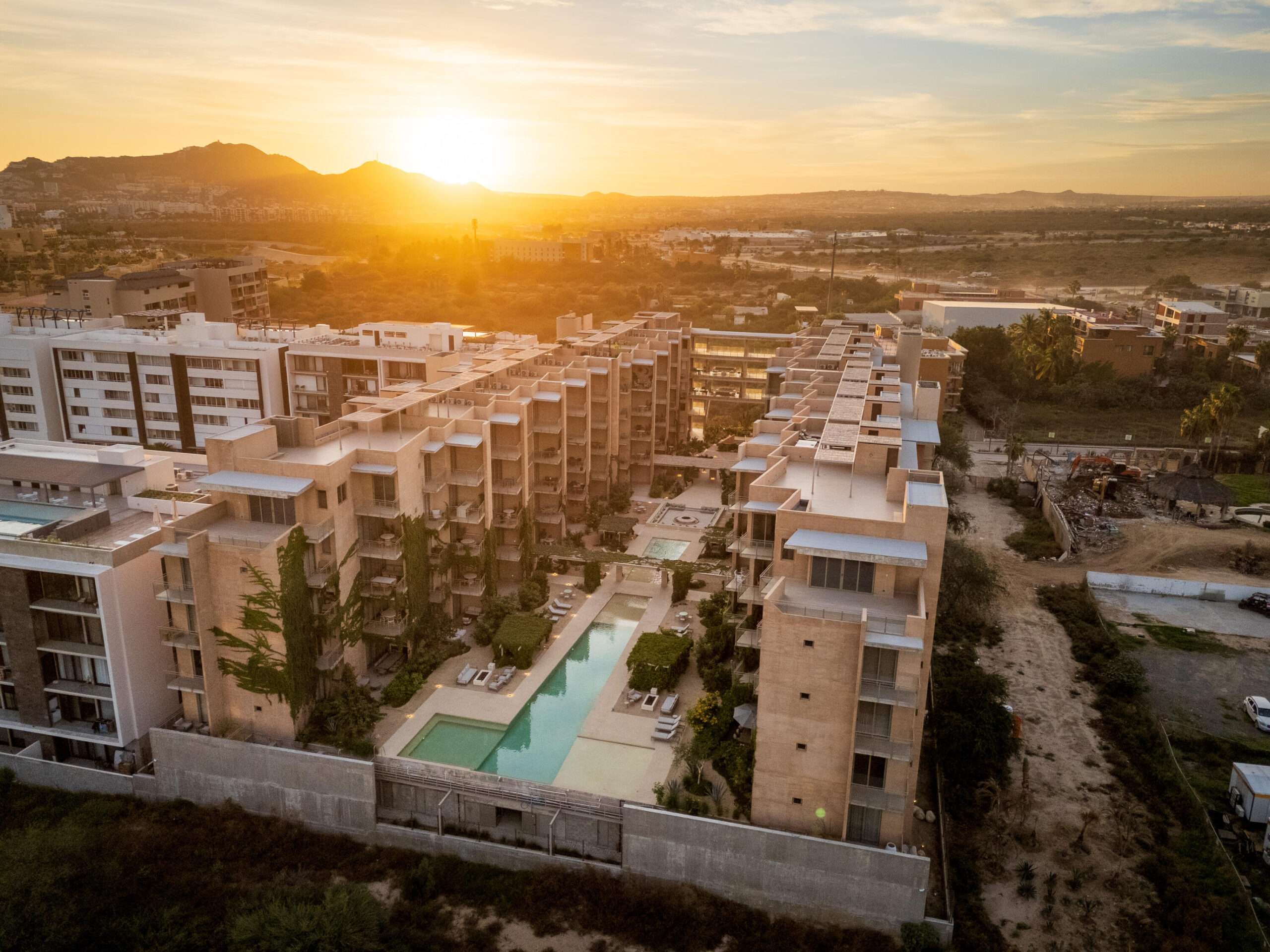 Los Cabos Rivieri Discover Paradise in Cabo San Lucas! Independent Duplex with 2 Bedrooms, 2 Bathrooms, and Backyard at Rivieri Pueblo MediterrΓ‘neo! Do you dream of living in a home that combines luxury, comfort, and a tranquil environment? Rivieri Pueblo MediterrΓ‘neo offers you the perfect opportunity to make it a reality. Come and discover our new fully independent duplex, located in the exclusive Γrea del Tezal in Cabo San Lucas, Baja California Sur. This contemporary Mediterranean-style property is ideal for those seeking an elegant and functional home in a secure, gated community. This duplex includes a kitchen with quartz countertop, closet, and 4 air conditioners and appliances. Highlighted Features of the Duplex2 Spacious Bedrooms2 Full BathroomsShared Backyard, perfect for having a petKitchen with Fine Carpentry and elegant finishesClosets in Both Bedrooms for greater convenienceAir Conditioners, ensuring comfort in all seasonsGated and Secure Community, providing peace and privacyExceptional ServicesAt Rivieri Pueblo MediterrΓ‘neo, you will not only get a dream home but also access to a variety of amenities designed to enhance your quality of life:Beautiful Clubhouse for meetings and eventsSpectacular Pools for adults and childrenCozy Fire Pit for unforgettable nightsCommon Terrace to enjoy the incredible for sale