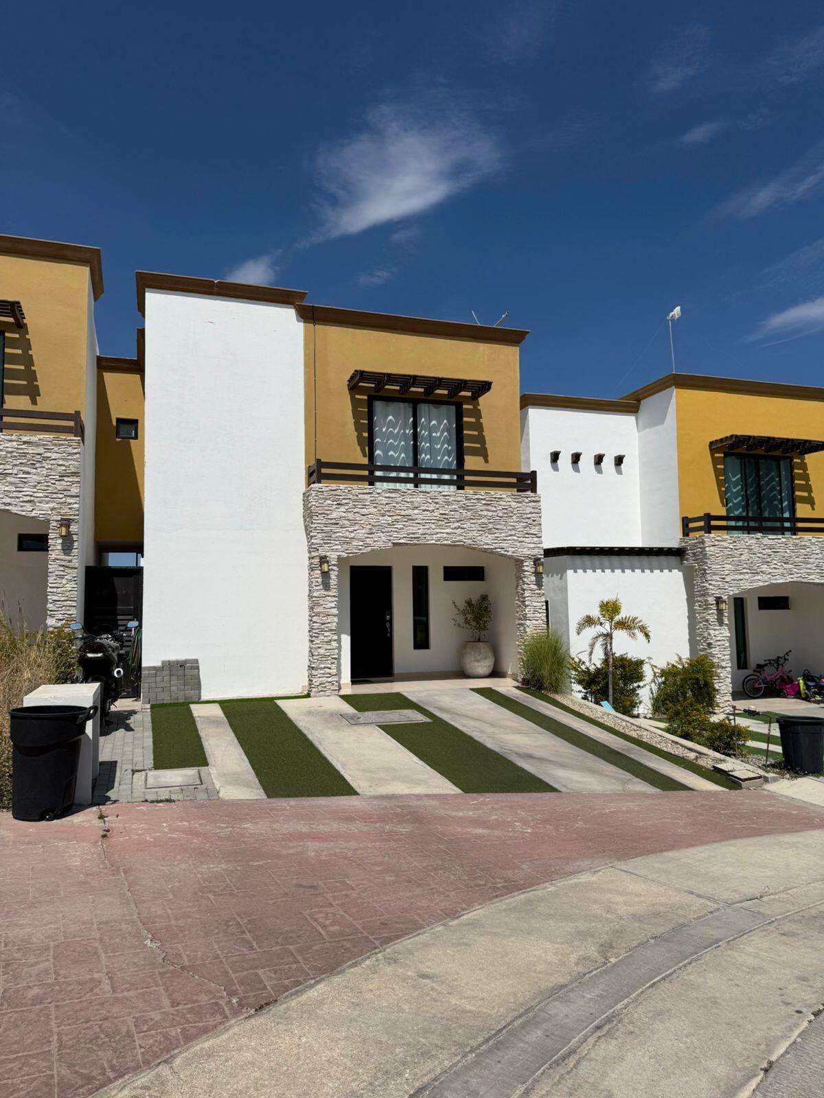 Los Cabos Camino Del Mar A unique opportunity to acquire a furnished home with 3 bedrooms, 2 and a Β½ baths, 2 car garage, patio, and a rooftop with ocean, mountain and golf course for sale