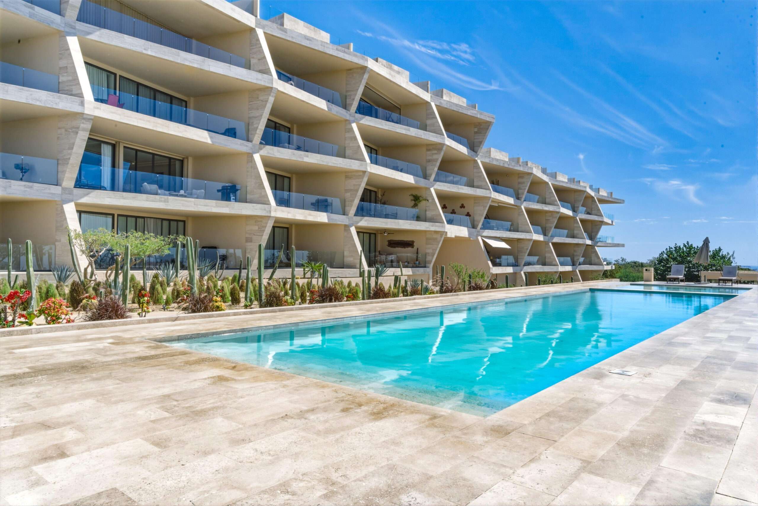 Los Cabos Solaria Solaria D-201 combines modern design, comfort, and sweeping for sale