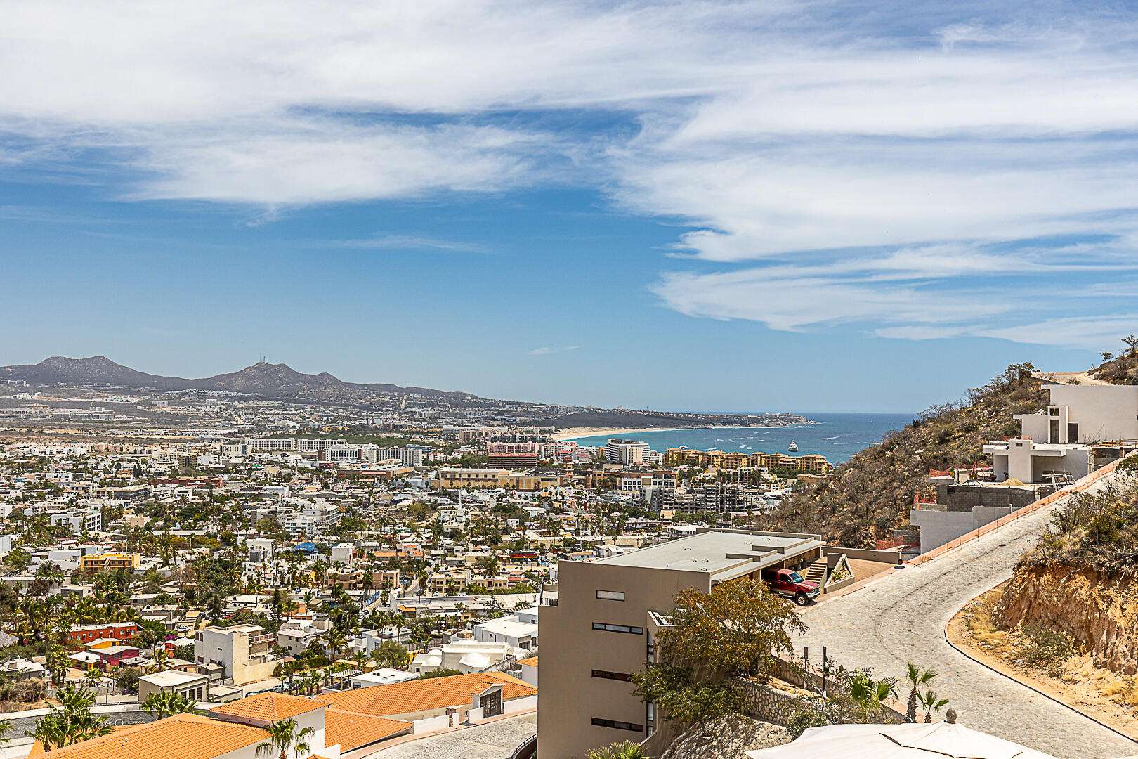 Los Cabos Brisas Del Tezal Ready for delivery! Brisas del Tezal third-floor condo whit ocean for sale
