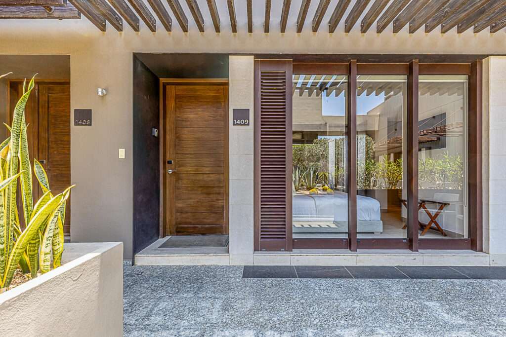 Los Cabos Colorado Hills Welcome to Colorado Hills, a brand-new luxury development in presale, located in Cerro Colorado, San José del Cabo, within the prestigious Los Cabos Tourist Corridor. This is your chance to own a stunning ocean- – Paraiso Residences, Cabo San Lucas, BS