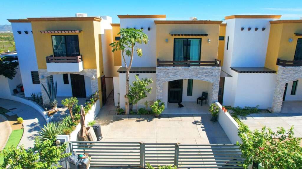 Los Cabos Terranova Terranova Residencial Hermosa casa amueblada y lista para habitar. Cuenta con 3 amplias recámaras (2 con terraza), 2.5 baños, sala, cocina y comedor y cisterna de 5,000L. Disfruta del patio privado con asador y horno para pizza.Acceso a áreas comunes con enorme jardín, juegos infantiles, Pet Park, pérgola y asador. Seguridad 24/7 con videovigilancia!* * * * * * * * *This fully furnished house is move-in ready, featuring 3 spacious bedrooms (2 with terraces), 2.5 bathrooms, living room, kitchen, dining area and 5,000 L water cistern. Enjoy a private patio with a BBQ & traditional pizza hovenAccess to common areas with a garden, pergola, kids & pets playground, and BBQ space24/7 security & video recording! for sale