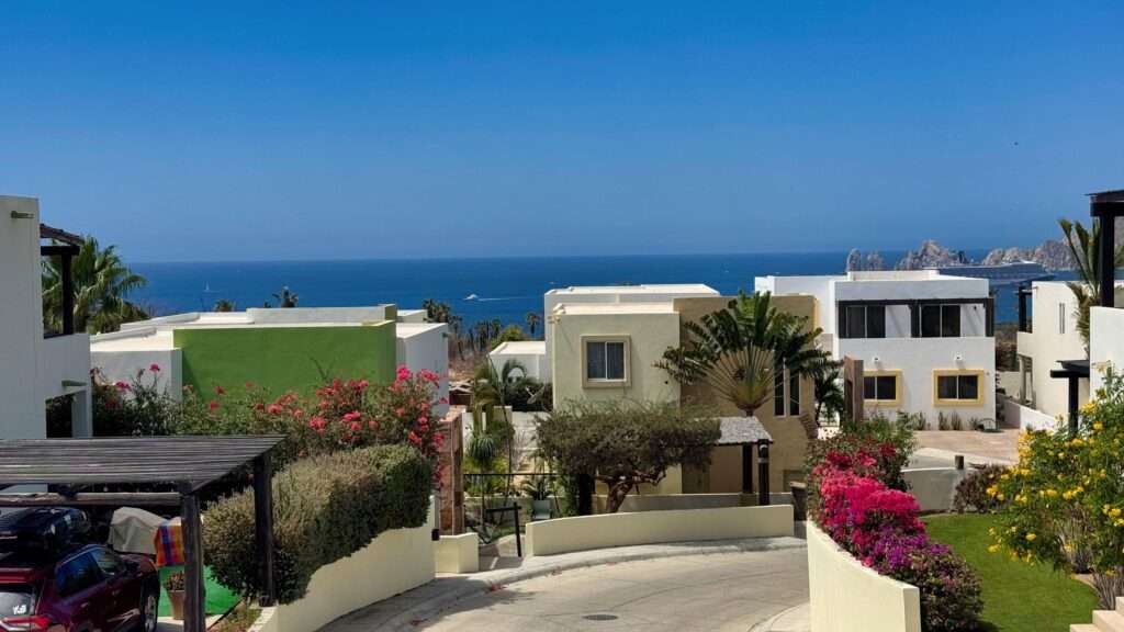 Los Cabos Vistana Spacious, clean, and comfortable home located in Vistana Del Cabo community. This well designed property features 3 bedrooms and 2 bathrooms on the main floor, offering privacy and convenience for everyday living.The second level offers a bright open-concept layout that seamlessly connects the living room, family (day) room, dining area, kitchen, and a full bathroom perfect for entertaining or relaxing with family.Enjoy access to a rooftop terrace with stunning 360 degree – Punta Arena F-4, Cabo Corridor, BS