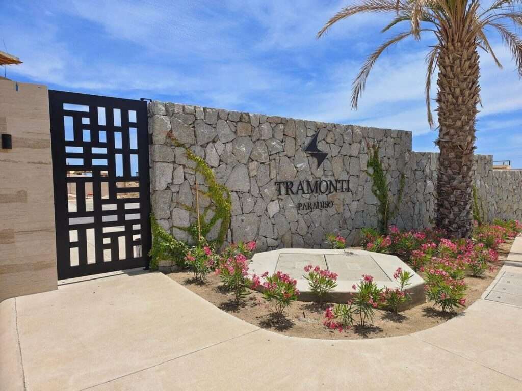 Los Cabos Idaho Condos Bright, spacious 2-bed, 2-bath condo, freshly updated with paint, updated cabinets, and quartz countertops. This stylish, move-in-ready home features a private patio just steps from a beautifully landscaped pool, plus access to the shared rooftop terrace with sweeping ocean – Salomon De La Cruz Perez, Cabo Corridor, BS