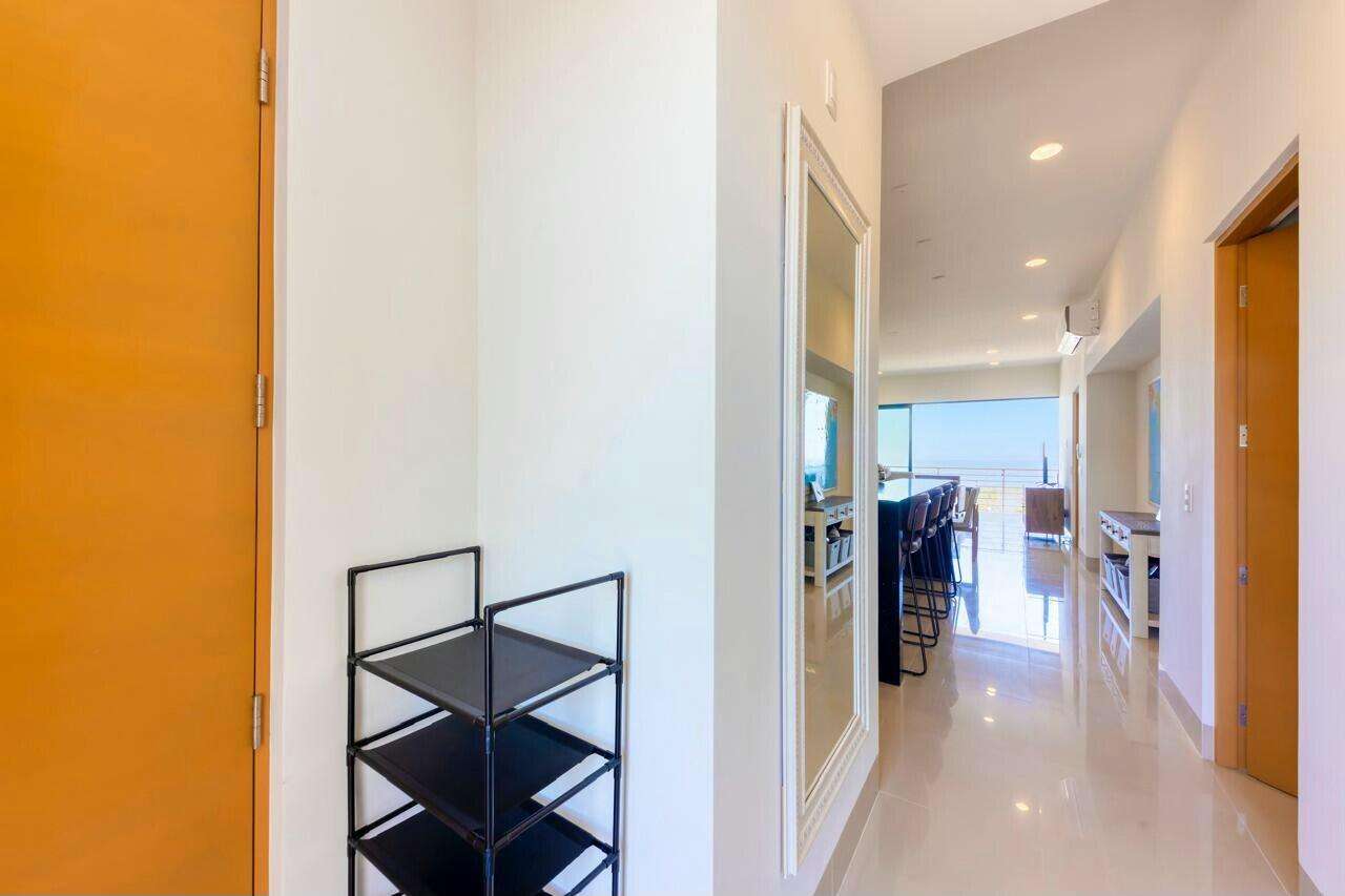 Los Cabos Punto Nima Punto Nima, is a residential development, designed and constructed, by Central de Arquitectura and Fortem Capital. Inspired by the location of the site and context of San Jose, the building is designed with a modern functional spaces with style and natural materials that coexist with the characteristic nature of San Jose. This residential building is designed with diverse amenities of the highest quality, such as a fully equipped gym, pickleball court, rooftop pool with amazing for sale