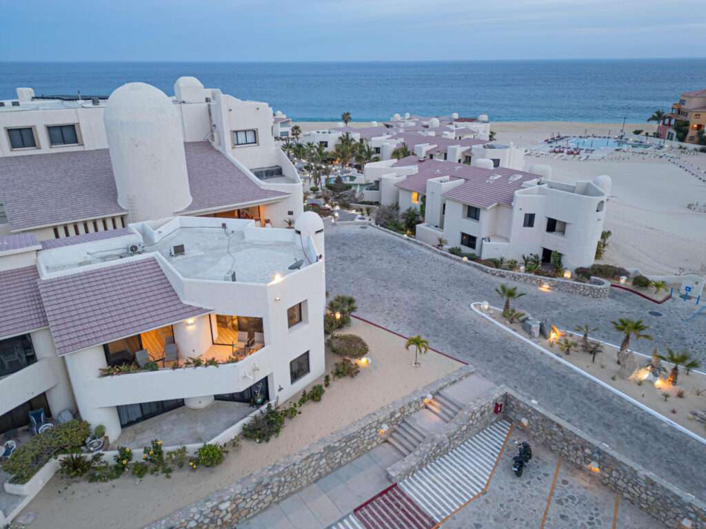 Los Cabos Alba Residences Discover the epitome of affordable luxury living at the newly launched Alba Residences. Strategically located just steps from the main highway, this property offers unparalleled accessibility and convenience. In addition to residential units, Alba features commercial spaces on the first two floors, enhancing the overall living experience for residents. We are pleased to announce that the final units are still available at pre-sale pricing. For further information, please do not hesitate to contact me. Finishings extra.PRICE IS BASED. Descubra el epítome de la vida de lujo asequible en las recién inauguradas Alba Residences. Estrategicamente ubicadas a solo unos pasos de la carretera principal, esta propiedad ofrece una accesibilidad y conveniencia inigualables. Además de las unidades residenciales, Alba cuenta con espacios comerciales en los primeros dos pisos, mejorando la experiencia de vida en general para los residentes. Nos complace anunciar que las últimas unidades aún están disponibles a precios de pre-venta. Para más información, no dude en ponerse en contacto conmigo. Acabados extra – Terrasol, Cabo San Lucas, Cabo San Lucas, BS