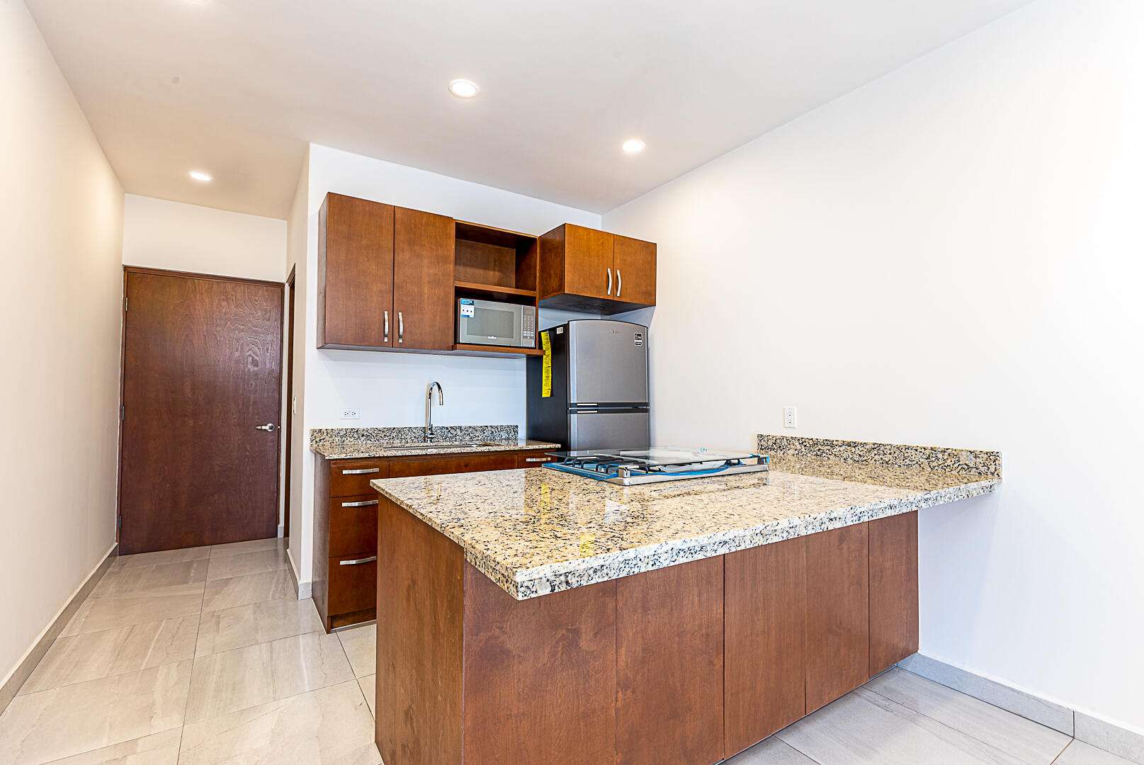 Los Cabos Rivieri Discover Paradise in Cabo San Lucas! Independent Duplex with 2 Bedrooms, 2 Bathrooms, and Backyard at Rivieri Pueblo MediterrΓ‘neo! Do you dream of living in a home that combines luxury, comfort, and a tranquil environment? Rivieri Pueblo MediterrΓ‘neo offers you the perfect opportunity to make it a reality. Come and discover our new fully independent duplex, located in the exclusive Γrea del Tezal in Cabo San Lucas, Baja California Sur. This contemporary Mediterranean-style property is ideal for those seeking an elegant and functional home in a secure, gated community. This duplex includes a kitchen with quartz countertop, closet, and 4 air conditioners and appliances. Highlighted Features of the Duplex2 Spacious Bedrooms2 Full BathroomsShared Backyard, perfect for having a petKitchen with Fine Carpentry and elegant finishesClosets in Both Bedrooms for greater convenienceAir Conditioners, ensuring comfort in all seasonsGated and Secure Community, providing peace and privacyExceptional ServicesAt Rivieri Pueblo MediterrΓ‘neo, you will not only get a dream home but also access to a variety of amenities designed to enhance your quality of life:Beautiful Clubhouse for meetings and eventsSpectacular Pools for adults and childrenCozy Fire Pit for unforgettable nightsCommon Terrace to enjoy the incredible for sale
