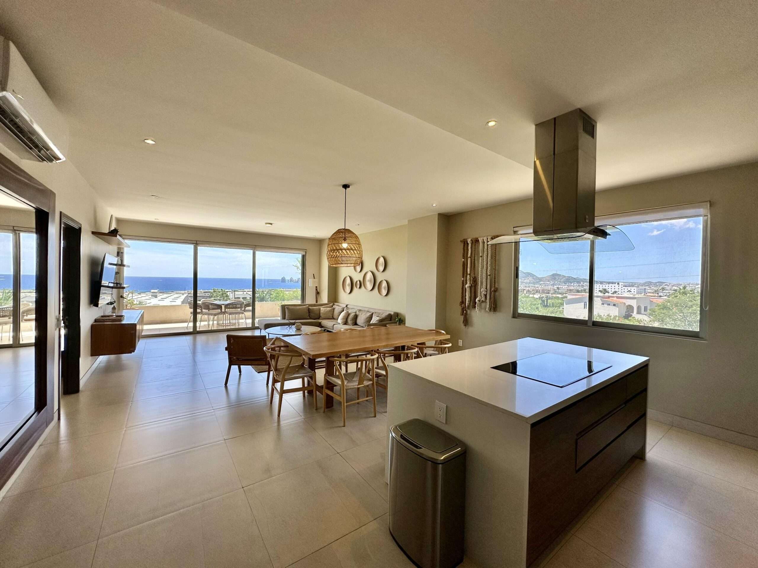 Los Cabos The O Pedregal Discover this exclusive condominium in O Pedregal, the best community in Los Cabos, near the marina and El Arco. This spectacular building features 19 condos. Enjoy luxury amenities such as a pool, parking, elevator, and security. By acquiring your property, you'll gain access to the semi-private beach and the facilities of Pedregal, which include tennis and pickleball courts, as well as renowned restaurants. Don't miss the opportunity to live in one of the most prestigious areas of Los Cabos for sale