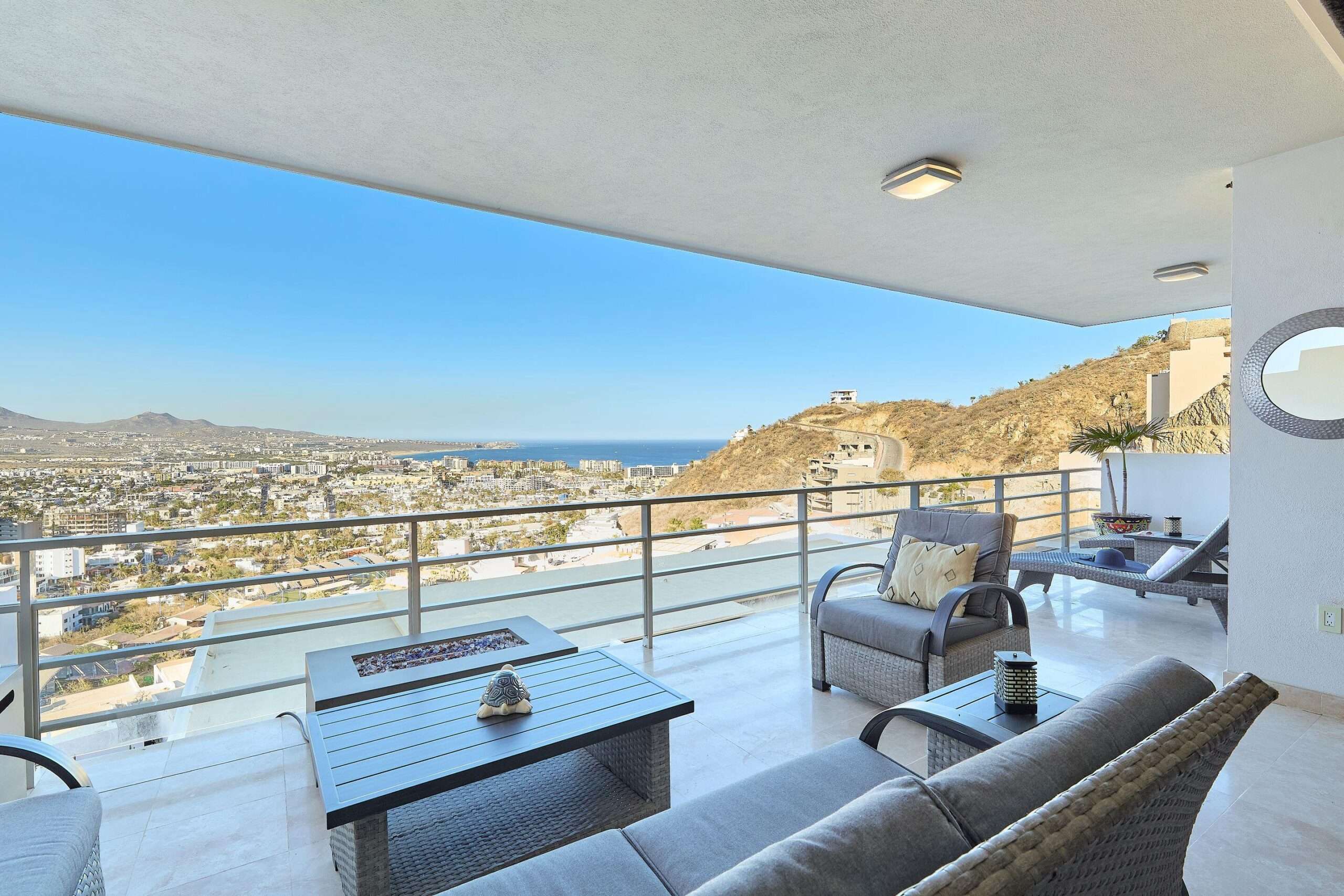 Los Cabos Cascadas Welcome to Las Cascadas 611, a beautifully positioned residence in the prestigious Pedregal community of Cabo San Lucas. This 2-bedroom, 2-bathroom condo offers breathtaking – Camino Bonito, Cabo San Lucas, BS